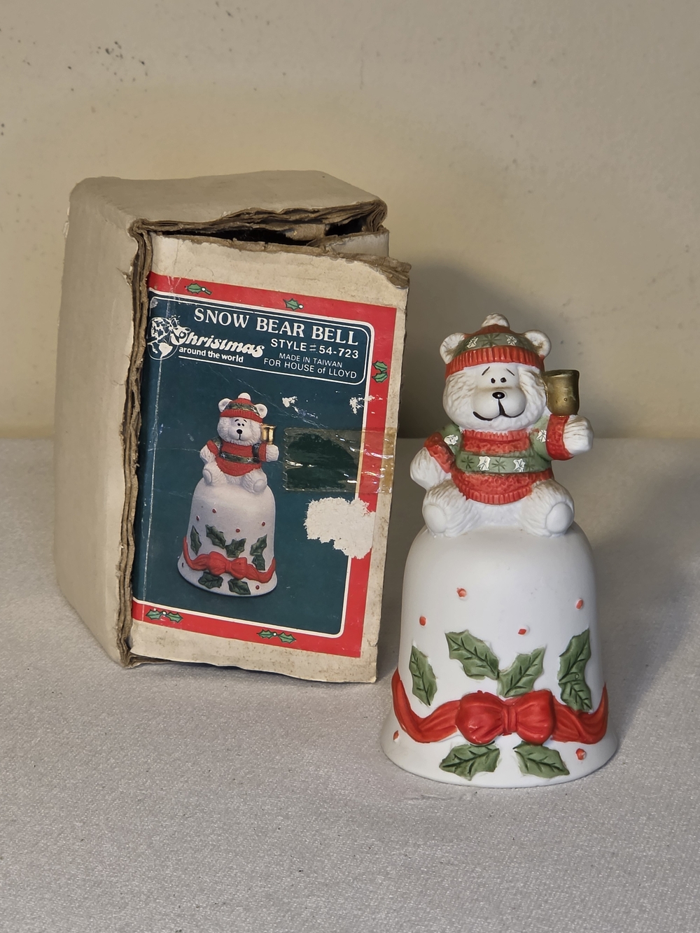 Vintage Christmas Around The World Snow Bear Bell 54-723 House Of Lloyd W/ Box